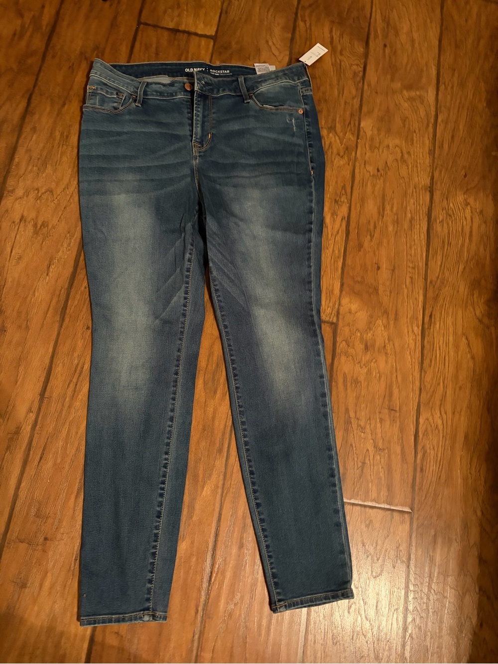 Old Navy Women’s Skinny Jeans — Medium Blue